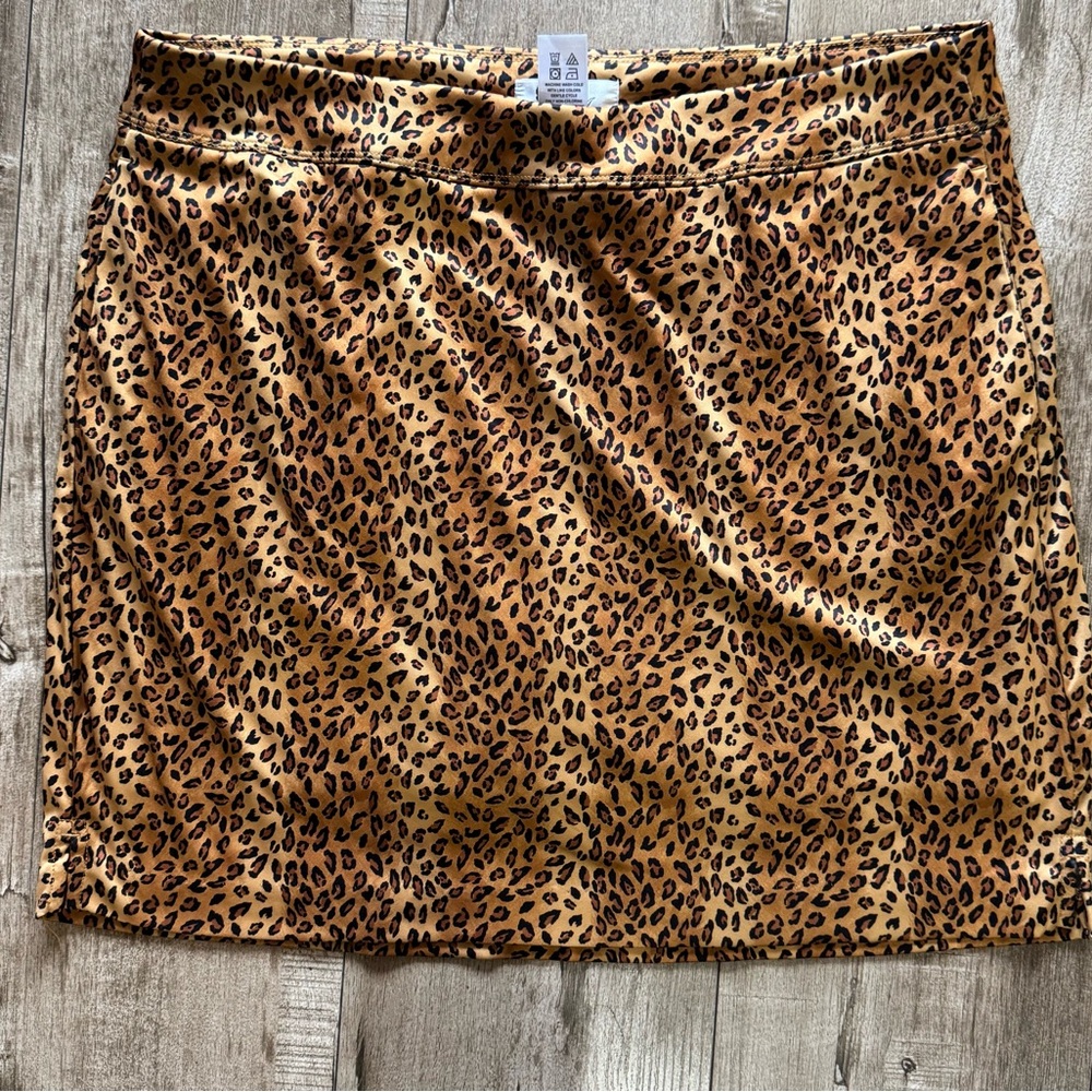 Gymshark Animal Print Mini Skirt skort with pockets and built in shorts